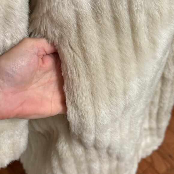 Intrigue Vintage Faux Fur Coat Ivory/Champagne Size 13-14 - Picture 12 of 12